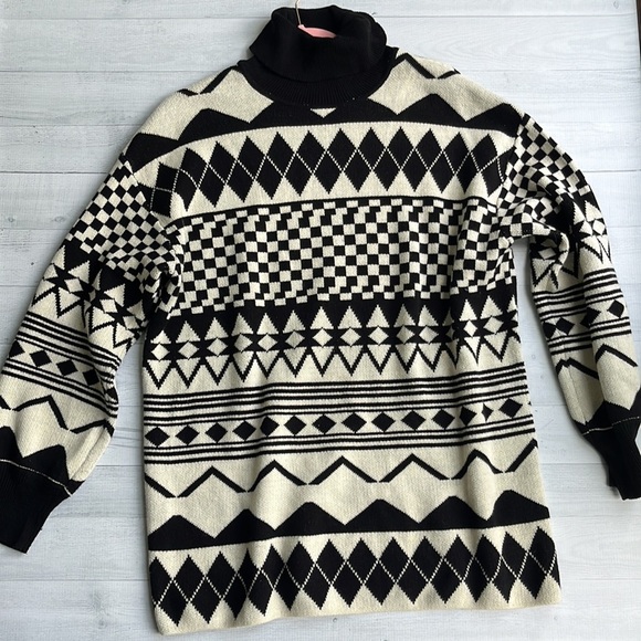 Urban Outfitters Black & Cream Geometric Print Oversized Knit Turtleneck M - Picture 2 of 9